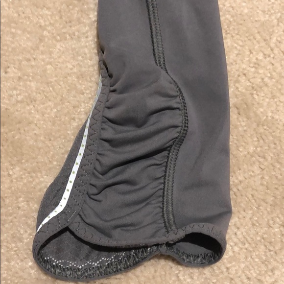 Ivivva cropped tights. VERY GOOD condition!! - Picture 6 of 6